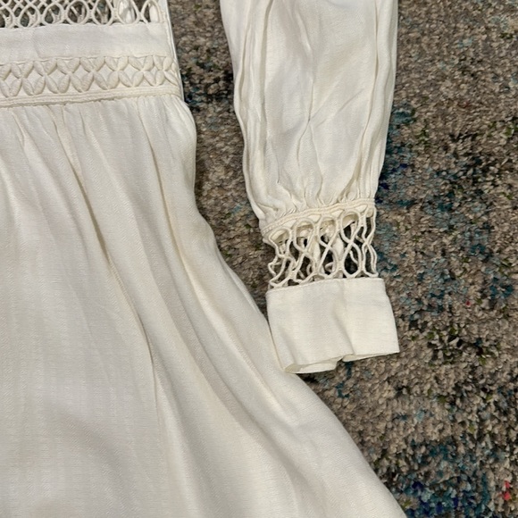Free People White Cut Out, beautiful detailed Mini Dress. Size 2 V-Neck Neckline - Picture 3 of 8
